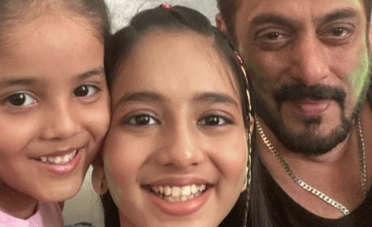 'సికందర్' సెట్స్ లో హోలీని జరుపుకున్న సల్మాన్ ఖాన్ 