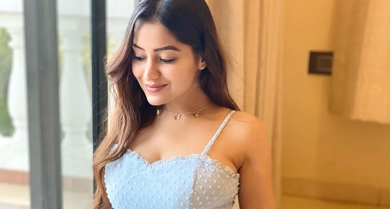 సిమ్రాన్ కౌర్ ఇన్‌స్టాగ్రామ్ ఫొటోస్ వైరల్ 