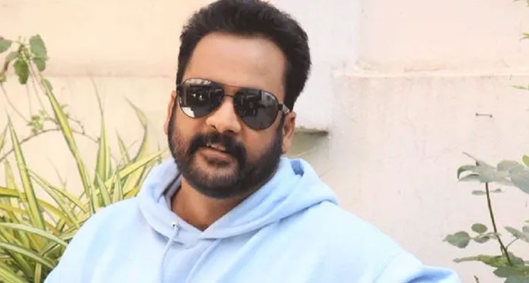 థియేటర్లలో దోపిడీ: ప్రేక్షకులు ఓటీటీల వైపు - నటుడు శివాజీ విమర్శ