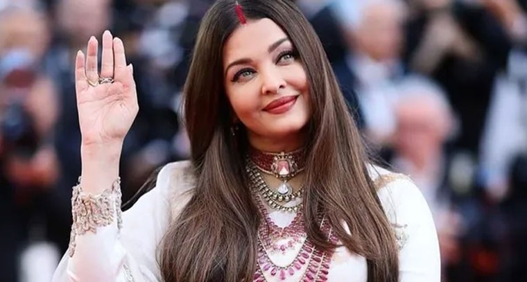 సోషల్‌ మీడియా నుంచి బయటకు రండి: ఐశ్వర్యారాయ్‌