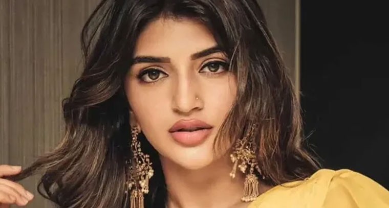 ‘ఏఐ’ ఫొటోలకు ఎవరూ సపోర్ట్‌ చేయొద్దు: శ్రీలీల