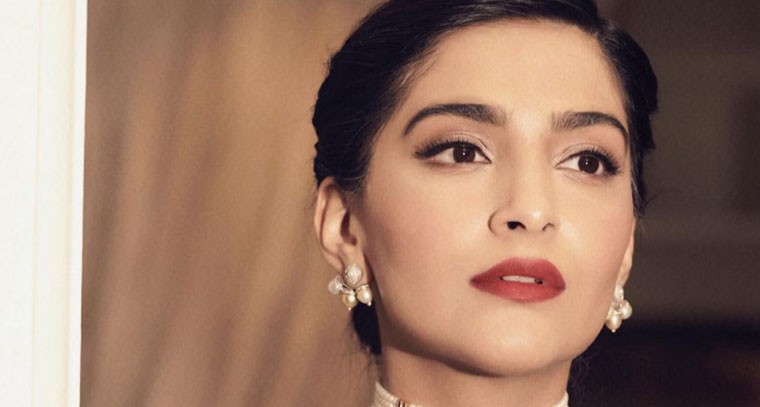 తల్లి అవ్వడం అనేది నన్ను పూర్తిగా మార్చేసింది : సోనమ్ కపూర్ 