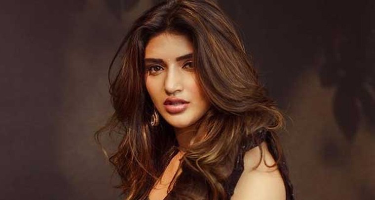 అదృష్టాన్ని హ్యాండ్ బ్యాగ్ లో పెట్టుకున్న శ్రీలీల