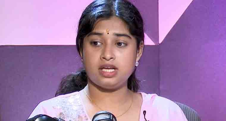 పదవిని అడ్డుపెట్టుకొని తన భర్తని కాపాడుకోవాలని చూస్తుంది 
