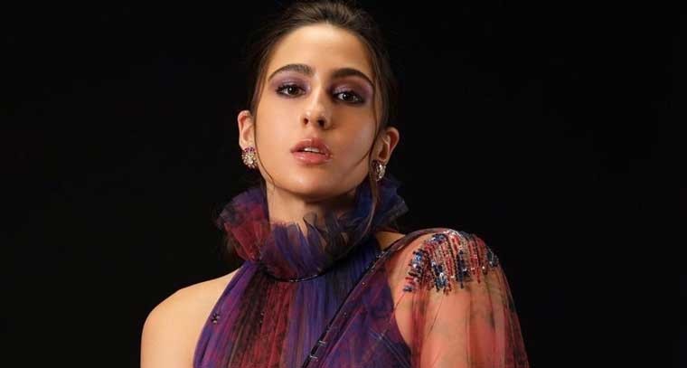 బ్లూ కలర్ చీరలో సారా అలీఖాన్