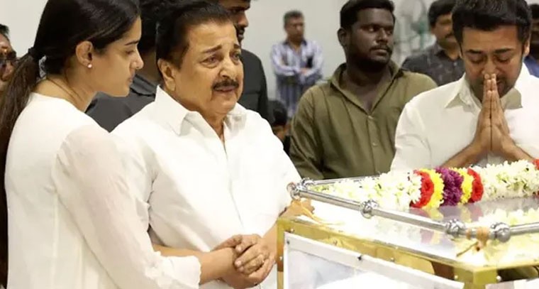 నిర్మాతకు నివాళులర్పిస్తూ.. సూర్య కంటతడి