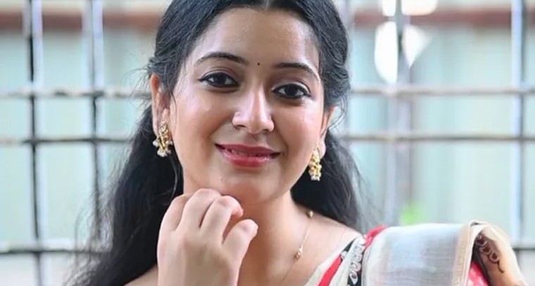 నటి రంగ సుధాపై అసభ్యకర పోస్టులు.. పోలీసులకు ఫిర్యాదు