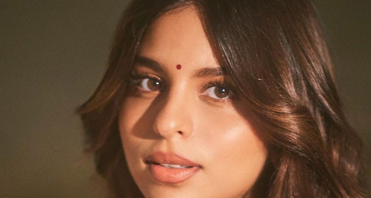 ఎంబ్రాయిడరీ స్లీవ్‌లెస్ లో సుహానా ఖాన్