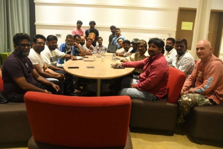 ఆ కుర్చీ మీకోసమే.. జక్కన్నపై సుకుమార్ వల్లమాలిన అభిమానం..!!