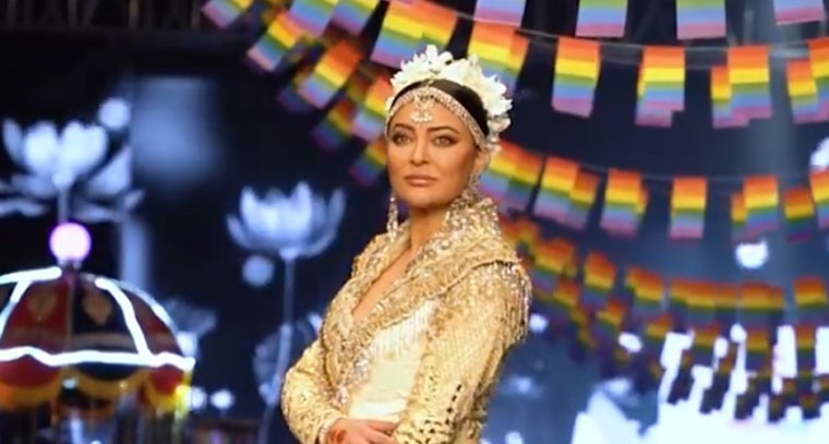 గోల్డ్రెన్ డ్రెస్ లో సుస్మితా సేన్ 