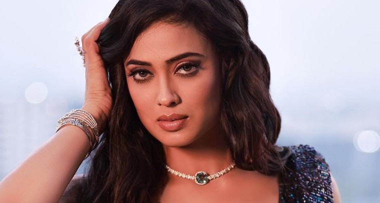 గ్లామరస్ లుక్‌ లో శ్వేతా తివారీ !