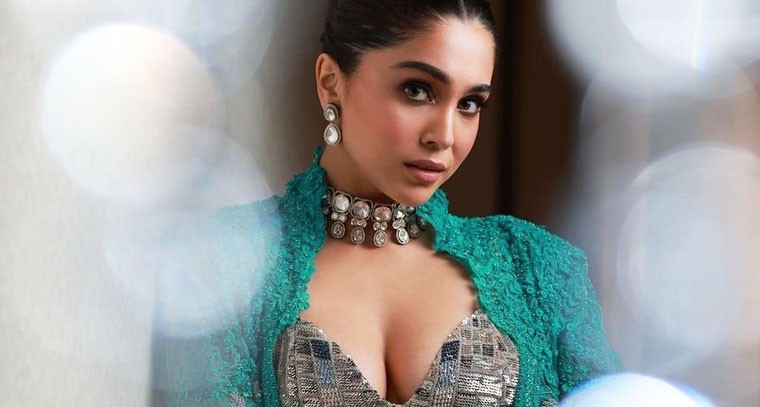 శార్వరి వాఘ్ లేటెస్ట్ స్టిల్స్ 