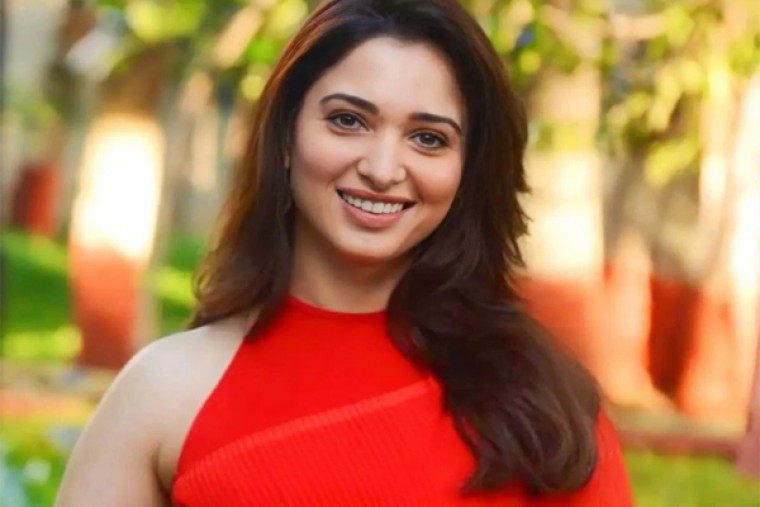 మిల్కీ బ్యూటీ తమన్నాకు పుట్టినరోజు శుభాకాంక్షలు..!!