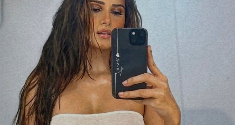 తారా సుతారియా  మిర్రర్ సెల్ఫీ !