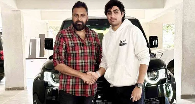 దర్శకుడు సుజిత్‌కు పవన్ కళ్యాణ్ రేంజ్ రోవర్ గిఫ్ట్