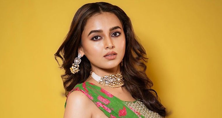 గ్రీన్ లెహంగా లో తేజస్వి ప్రకాష్ !