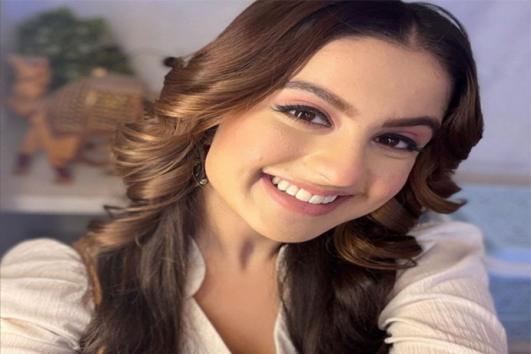 20ఏళ్ళ సినీనటి ...షూట్ లొకేషన్లో ఆత్మహత్య ..!!