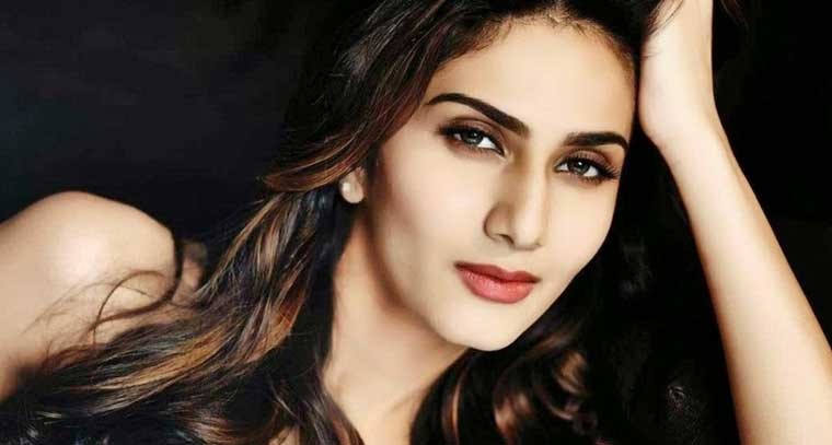 హ్యాపీ బర్త్ డే వాణి కపూర్ !