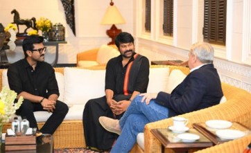 ఫోటో మూమెంట్ : మెగా హీరోస్ తో నెట్‌ఫ్లిక్స్ సీఈఓ 
