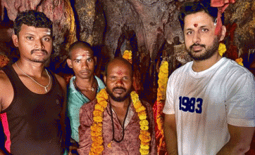 గుబ్బల మంగమ్మ తల్లి దేవాలయాన్ని సందర్శించిన 'రాబిన్హుడ్' బృందం