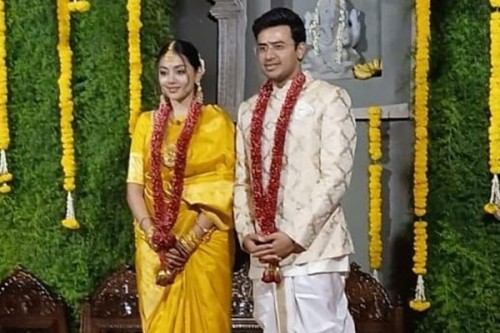 Bengaluru: BJP MP Tejasvi Surya ties knot with carnatic singer Sivasri Skandaprasad