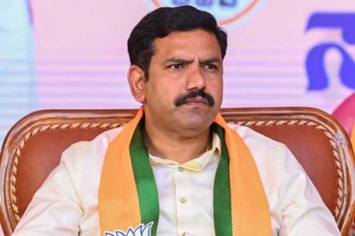 Cong has set up Shivakumar Bank of India (SBI) in Karnataka to loot people:  BJP MLA Vijayendra