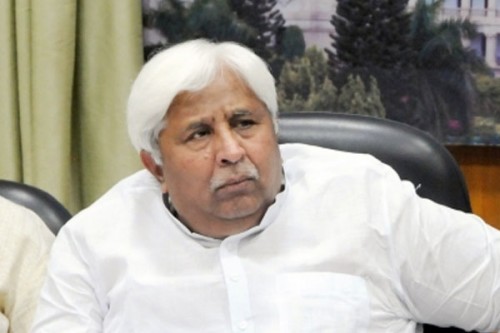 CM just wanted to convey that Indians are peace lovers: Minister on Karnataka CM's no war with Pak quip