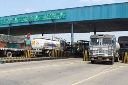 Centre launches Rs 3,000 FASTag annual pass for cars to ease highway drive