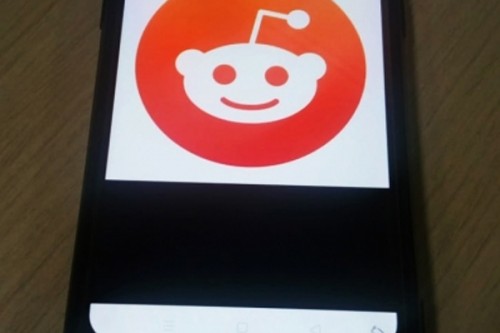 Reddit allows users to translate posts into 8 languages