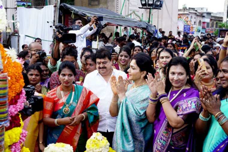 Khushbu Sundar Joins Bathukamma Celebrations at Charminar After Court No