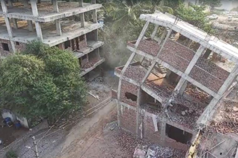 HYDRAA carries out demolitions to reclaim land worth Rs 100 crore