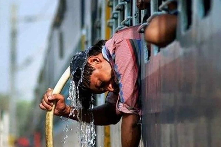 Heat wave conditions grip Telangana, mercury shoots to 46 degrees