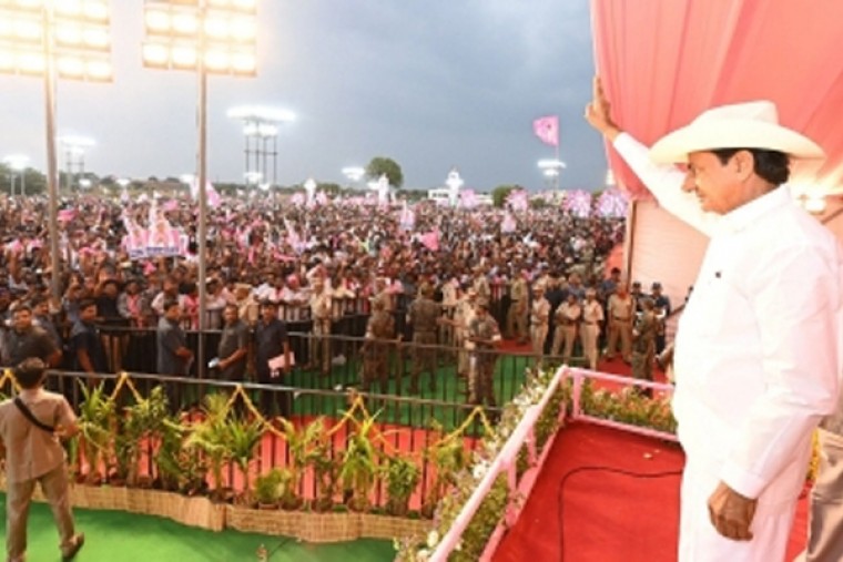 Food processing units in all mandals after elections, promises KCR
