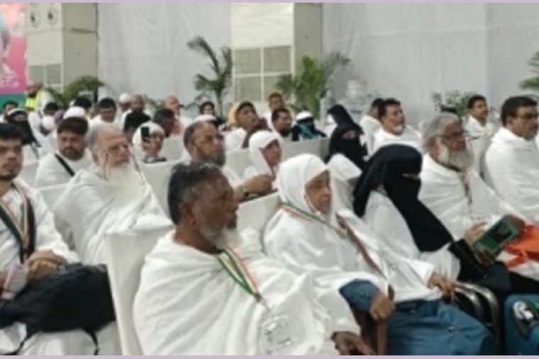 First batch of Haj pilgrims depart from Hyderabad
