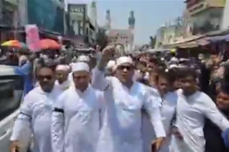 Hyderabad Muslims Protest Pahalgam Attack with Black Armbands