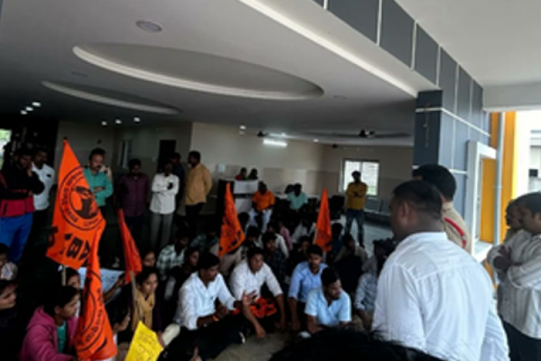 ABVP tries to lay siege to Telangana Public Service Commission