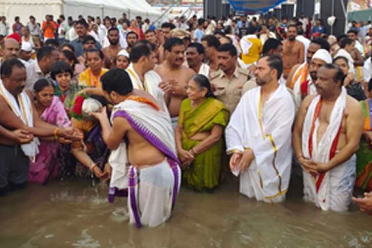 Saraswati Pushkaralu begins at Telangana's Kaleshwaram