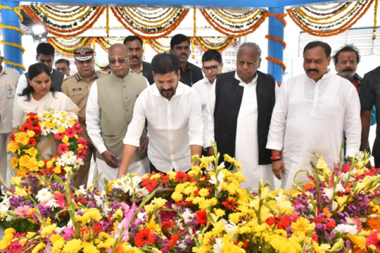 Telangana Governor, CM pay tributes at Bapu Ghat in Hyderabad
