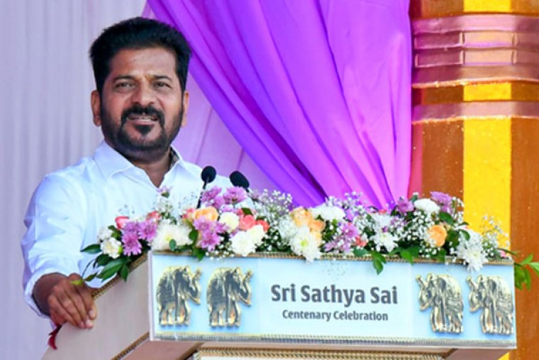 Congress takes early lead in Telangana municipal elections