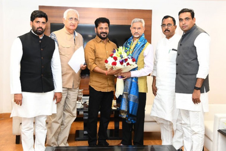 Telangana CM Revanth Reddy Seeks Centre's Support for Global Events Under 'Telangana Rising' Campaign
