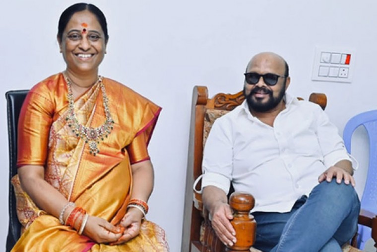 High drama at Telangana Minister's home as police move to arrest OSD