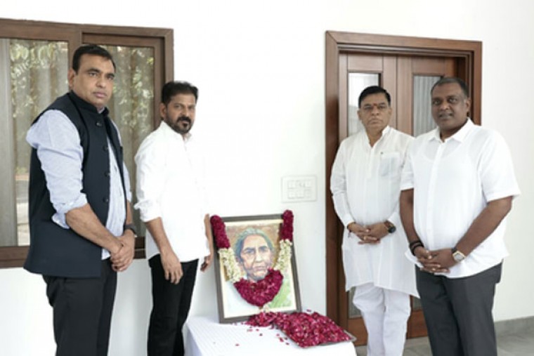 Tributes paid to Telangana's revolutionary fighter Chakali Ailamma