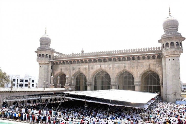 Governor, CMs of Telugu states greet people on Milad-un-Nabi