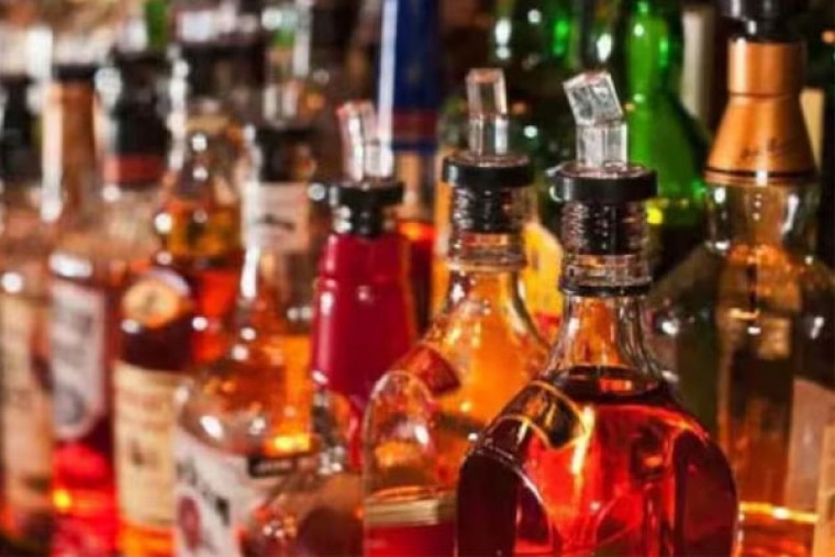Hyderabad Excise Officials Seize ?10 Lakh Worth of Smuggled Liquor