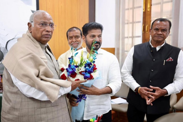 AICC Reviews Telangana Government's Performance, Plans Strategy to Strengthen Party