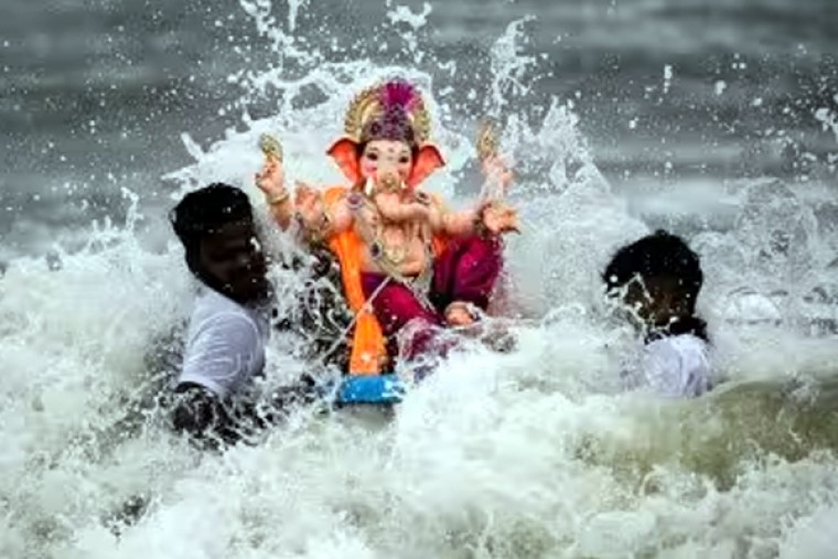 Protest over curbs on immersion of PoP idols in Hyderabad's Hussain Sagar