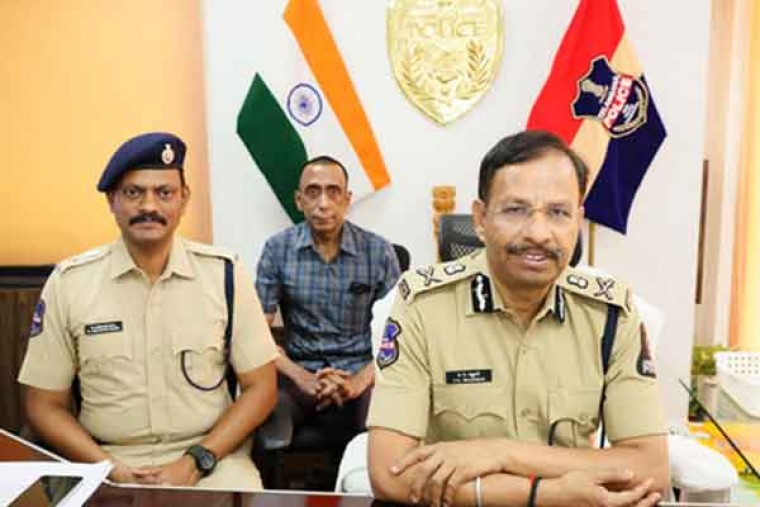 Hyderabad Police Bust Major Cyber Fraud Netwo- Bank Officials Among Those Arrested