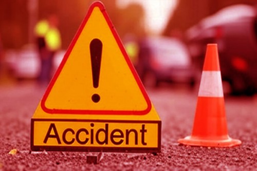 Four students killed as car rams into tree near Hyderabad