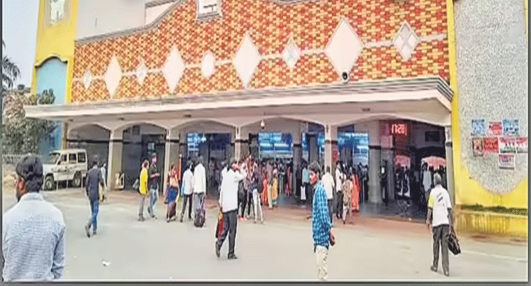 కాజీపేట రైల్వేస్టేషన్‌లో ఎస్కలేటర్లు,,,,ఎఫ్‌వోబీ, మరో వంతెన నిర్మాణం
