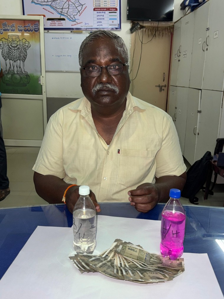 స్టేషన్ బెయిల్ ఇచ్చేందుకు రూ.20వేల లంచం డిమాండ్ చేసిన కల్వకుర్తి పోలీస్ స్టేషన్ రెండో ఎస్ఐ రామచందర్